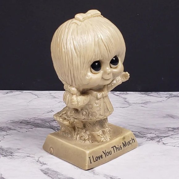 W&R Berries Girl Figurine I Love You This Much 1970 Vintage - Picture 5 of 9